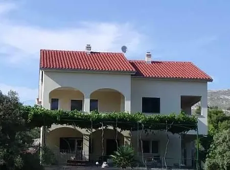 Kreso I Niko Apartment Grebastica